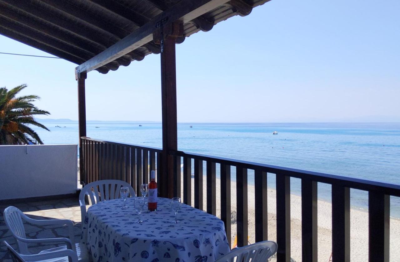 Seafront Apartment Pefkochori Luaran gambar
